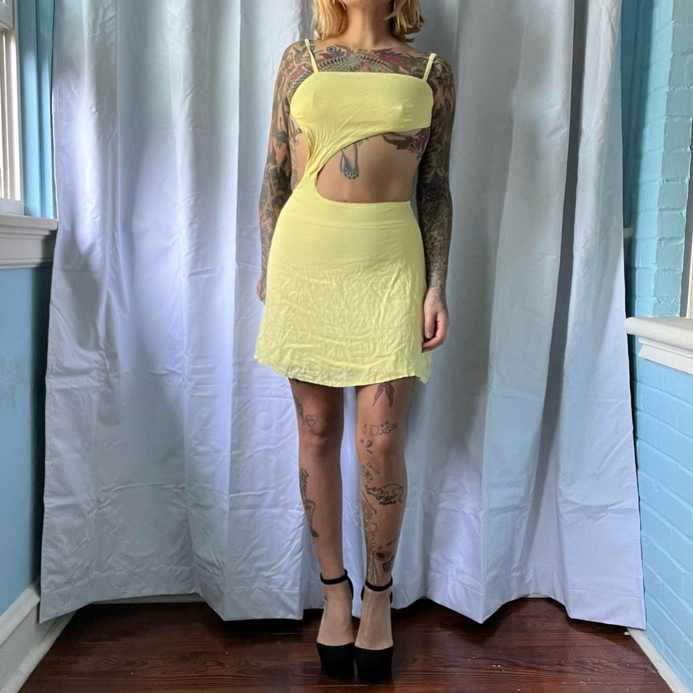 beginning boutique nwt fun cutout mini dress 100% cotton size 4
